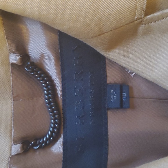 Authentic Burberry blazer - Picture 2 of 5